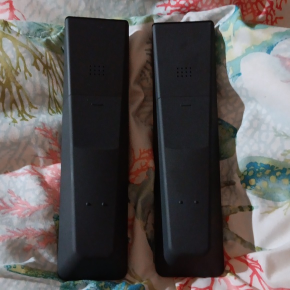 XFINITY XR15-v2UQ TV Voice Activation Remote Control (Gray) - Picture 4 of 4